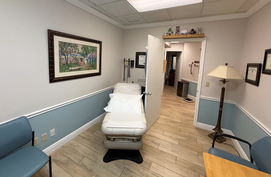 More Photos Of 2141 S Alternate A1A Hwy, Jupiter Medical For Sale