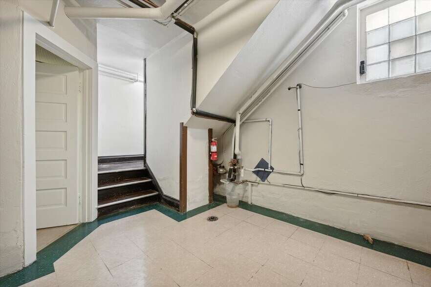 More Photos Of 725 Navarre Ave, Toledo Religious Facility For Sale