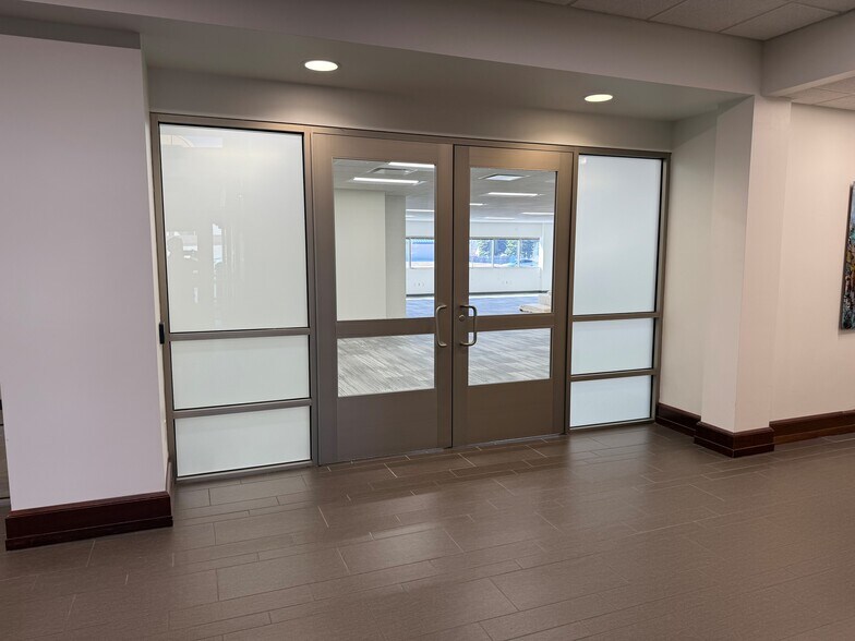 More Photos Of 3203 SW 32nd Ave, Fargo Office For Lease