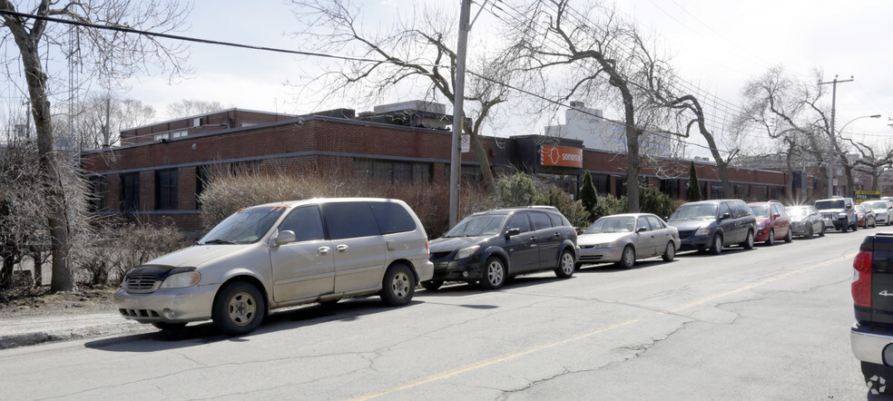 Primary Photo Of 8355-8375 Rue Mayrand, Montréal Office For Lease