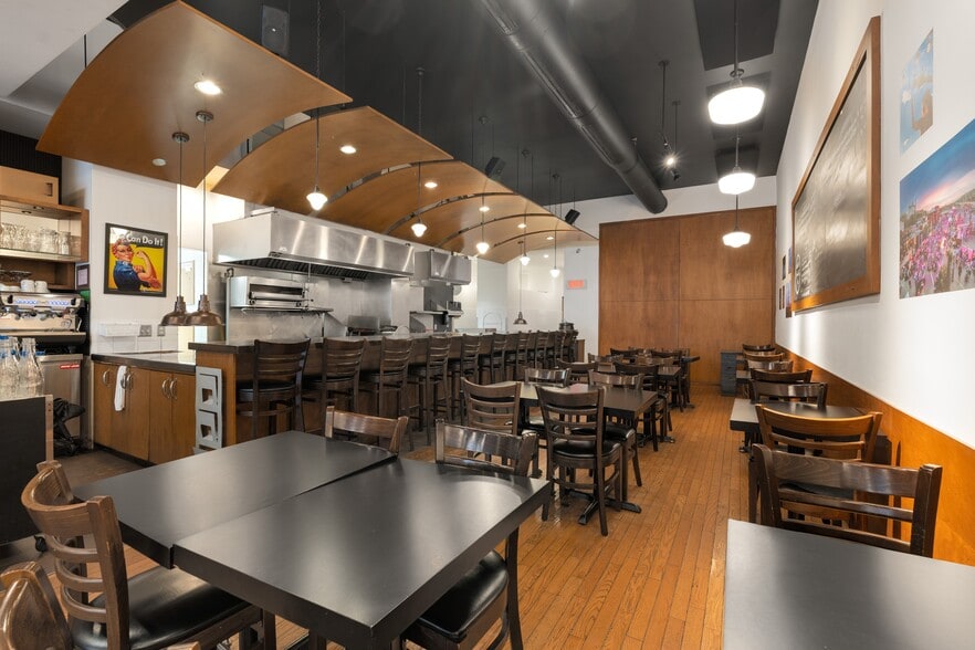 More Photos Of 80-90 Rue Wellington N, Sherbrooke General Retail For Lease