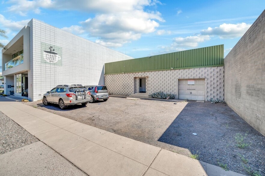 More Photos Of 1433 N 1st St, Phoenix General Retail For Lease