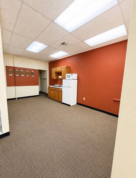 More Photos Of 900 Hempstead Tpke, Franklin Square Storefront Retail Office For Lease