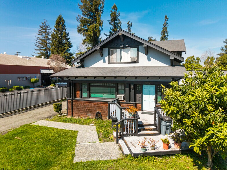 More Photos Of 22427 Montgomery St, Hayward Congregate Senior Housing For Sale