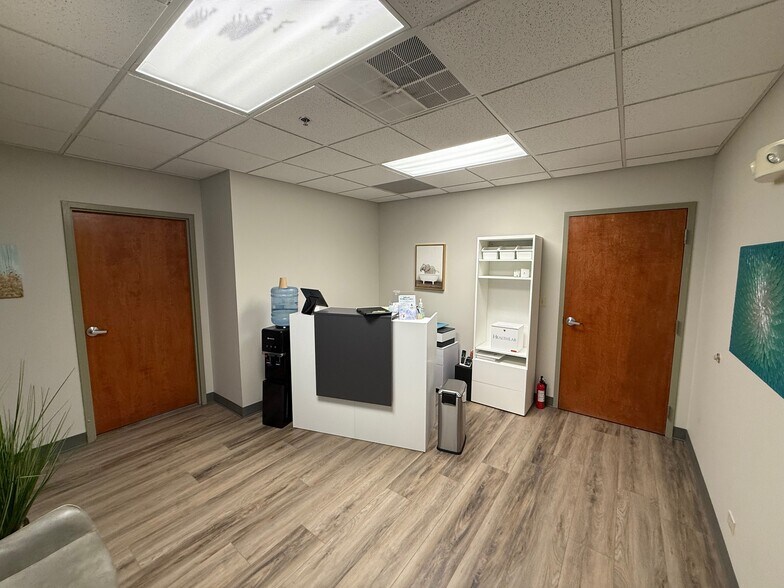 More Photos Of 303 N 2nd St, St Charles Office For Lease