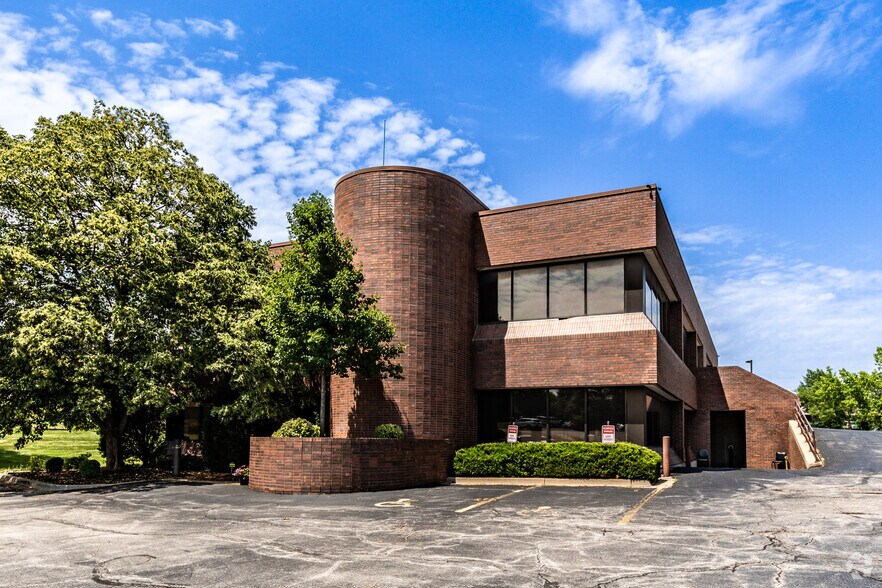 More Photos Of 11775 W 112th St, Overland Park Medical For Lease
