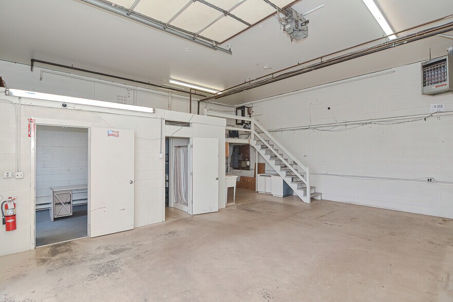 More Photos Of 12 Washburn St, Worcester Warehouse For Sale