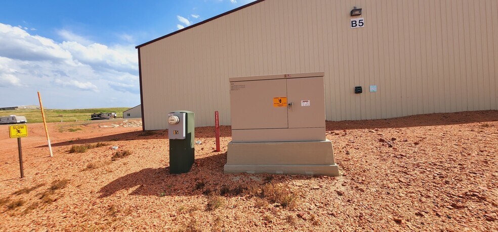 More Photos Of 2052 NW 125th Ave, Watford City Self Storage For Sale