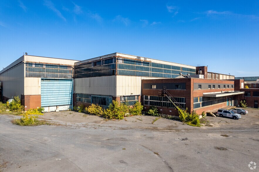 More Photos Of 555 Rue Notre-Dame, Lachine Manufacturing For Lease