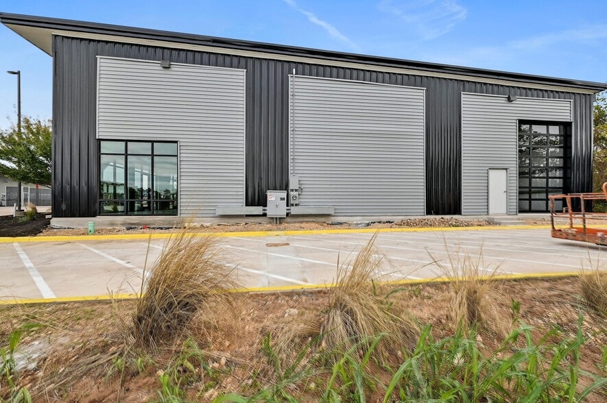 More Photos Of 300 Co 199 rd, Hutto Flex For Lease