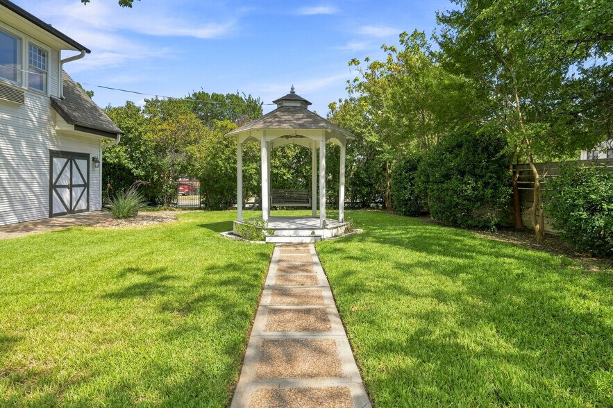 More Photos Of 1417 8th Ave, Fort Worth Hospitality For Sale