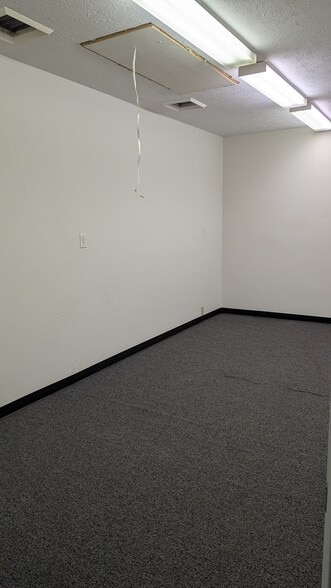 More Photos Of 3657 Lost Nation Rd, Willoughby Warehouse For Lease