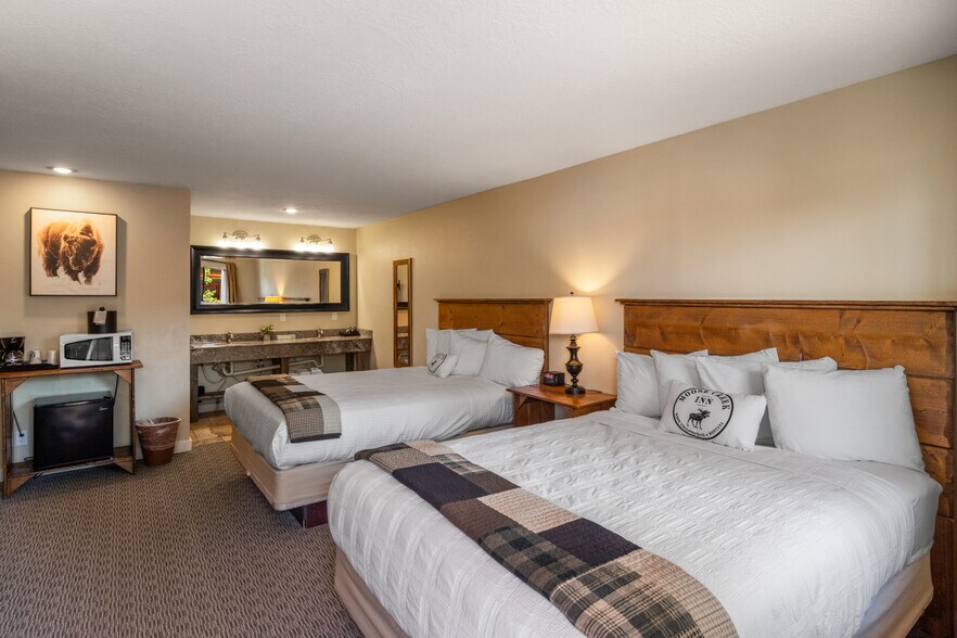 More Photos Of 119 Electric St, West Yellowstone Hotel For Sale