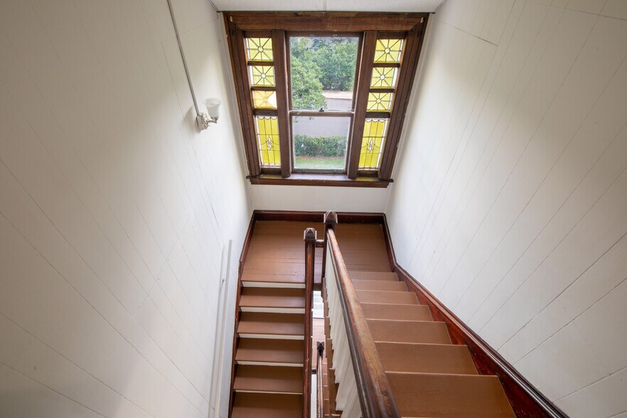 More Photos Of 403 Washington Ave, Sellersville Apartments For Sale