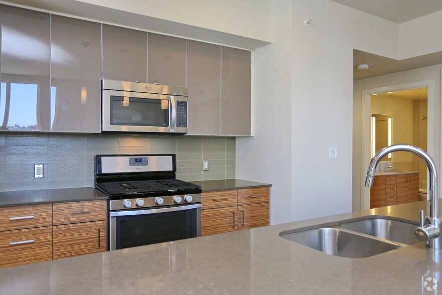 More Photos Of 2105 5th Ave, Seattle Apartments For Lease