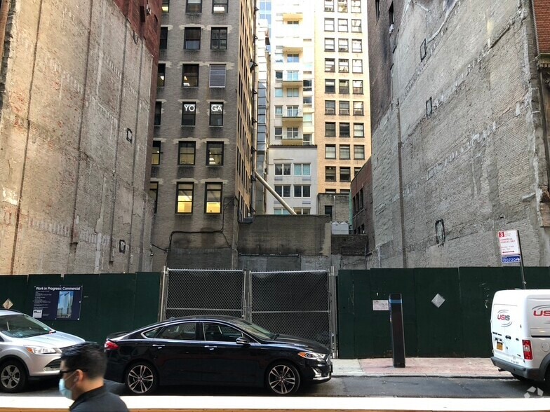 Primary Photo Of 8-12 Maiden Ln, New York Hotel For Sale