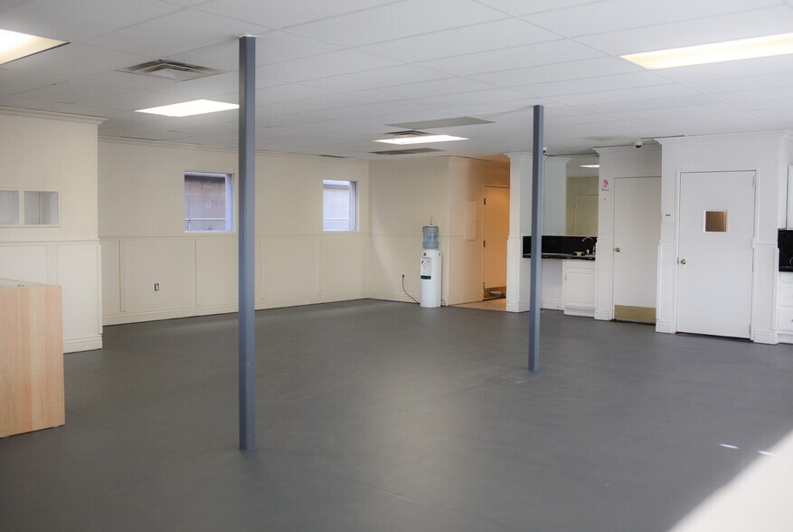 More Photos Of 2380 S Broadway, Denver Storefront Retail Office For Sale