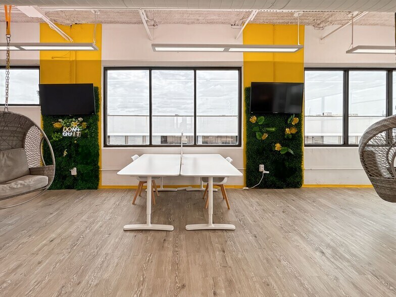 More Photos Of 8968-8998 Kirby Dr, Houston Coworking Space