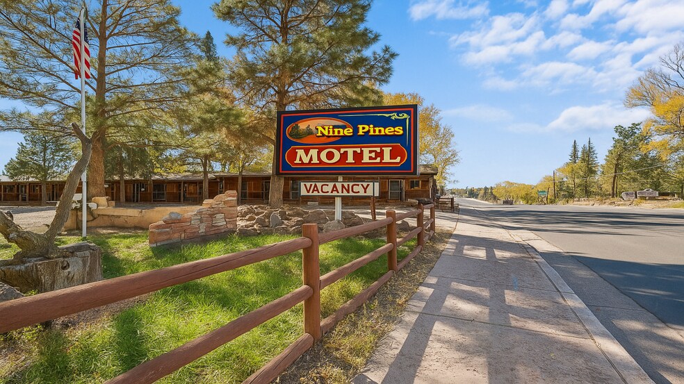 Primary Photo Of 2089 E White Mountain Blvd, Pinetop Hotel For Sale