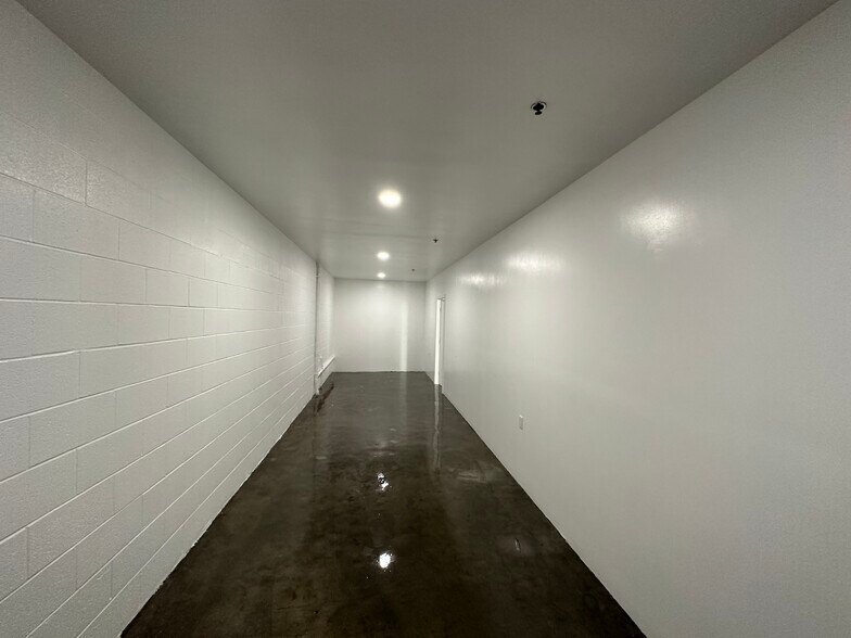 More Photos Of 3014 N Coolidge Ave, Los Angeles Warehouse For Lease