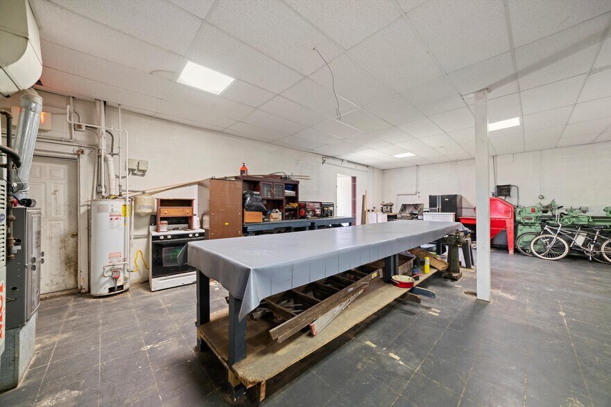 More Photos Of 591 Burnham Ave, Calumet City Office Residential For Sale