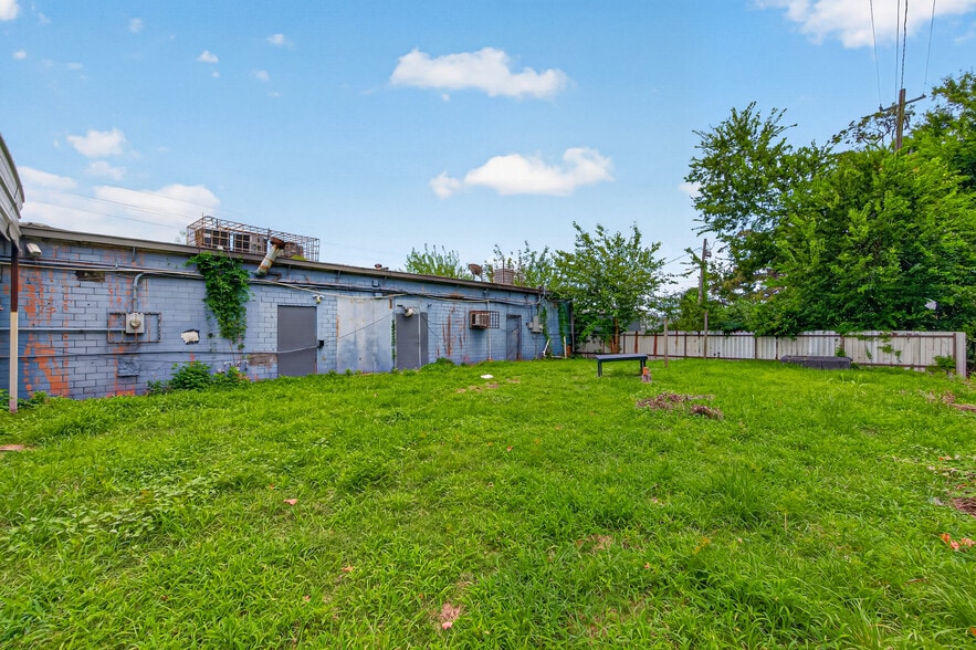 More Photos Of 11311 Homestead Rd, Houston Storefront For Sale