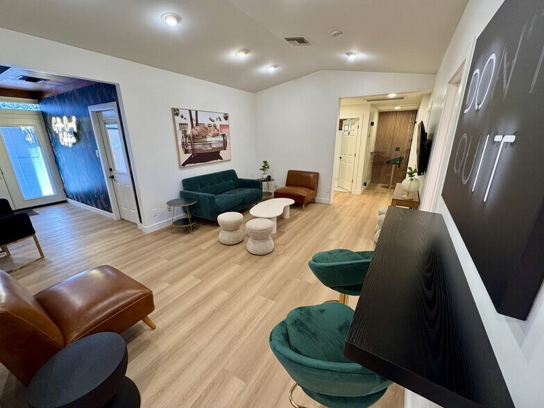 More Photos Of 51 E Monterey Way, Phoenix Medical For Lease