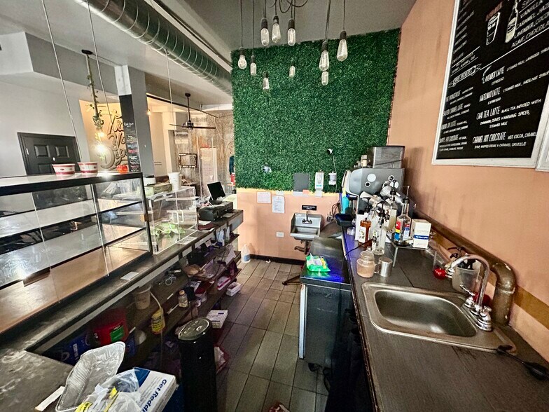 More Photos Of 3453 S Prairie Ave, Chicago Storefront Retail Residential For Lease