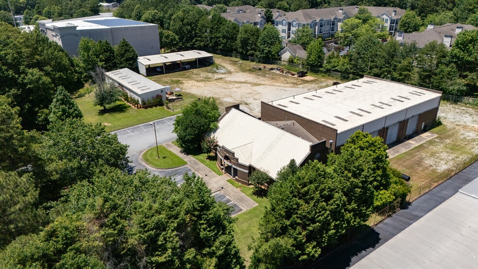 More Photos Of 2920 N Decatur Rd, Decatur Distribution For Sale