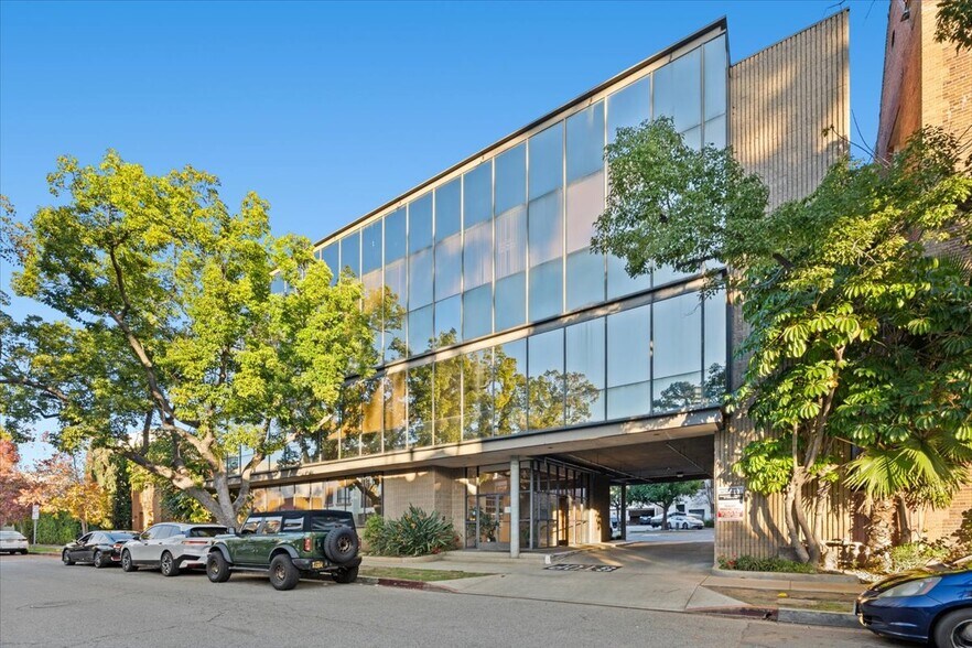 Primary Photo Of 220 S Kenwood St, Glendale Office For Lease