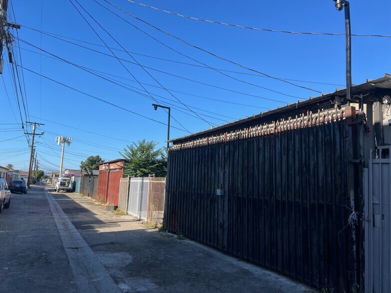 More Photos Of 9127 S Western Ave, Los Angeles Storefront For Lease