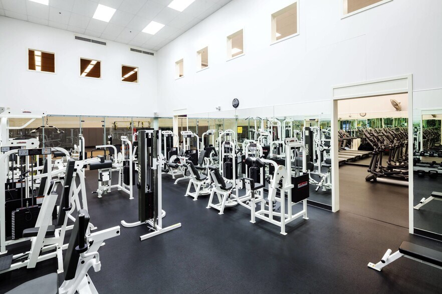 More Photos Of 2000 Powell St, Emeryville Office For Lease