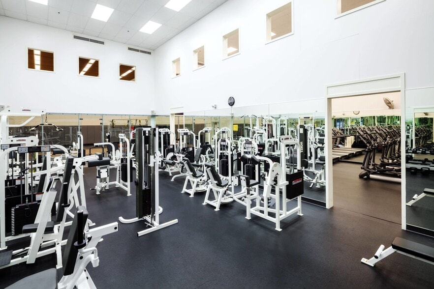 More Photos Of 2000 Powell St, Emeryville Office For Lease