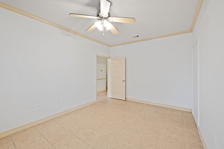 More Photos Of 3000 Joe Dimaggio Blvd, Round Rock Office Residential For Lease