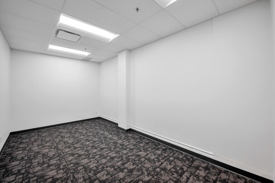 More Photos Of 17750 65A Av, Surrey Showroom For Sale