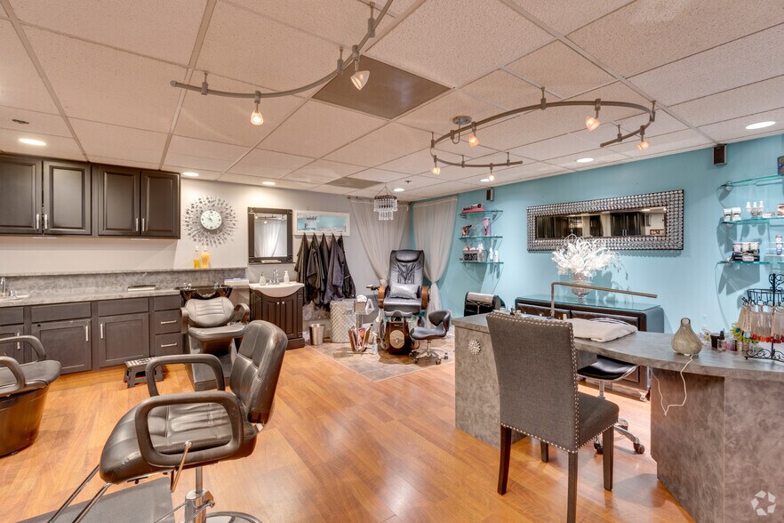 Photo of 3rd Floor Ste 2211/305