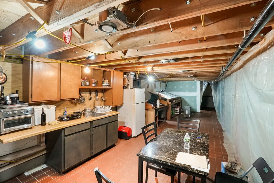 More Photos Of 81 Smith St, Perth Amboy Storefront Retail Residential For Sale