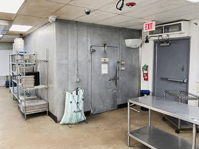 More Photos Of 333 W Albany St, Broken Arrow Restaurant For Sale