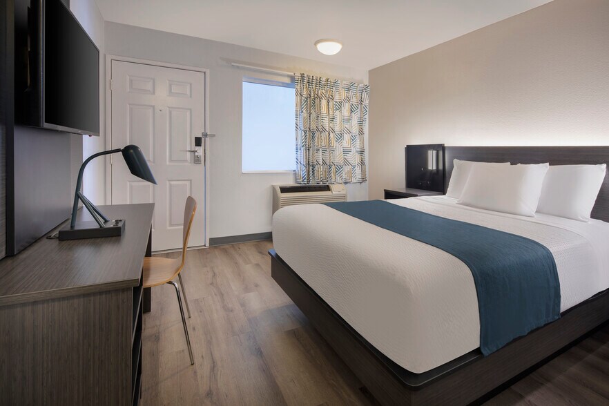 More Photos Of 1564 E Main St, Woodland Hotel For Sale