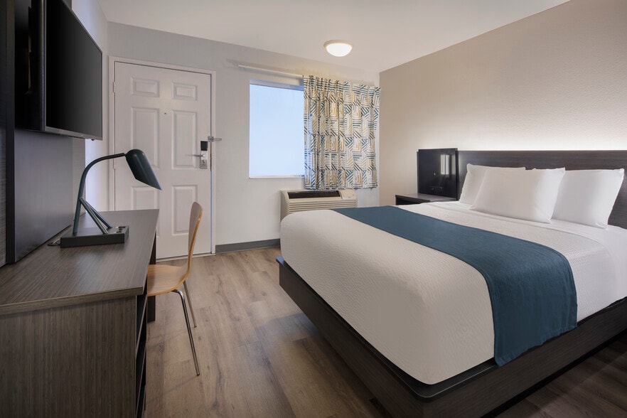 More Photos Of 1564 E Main St, Woodland Hotel For Sale