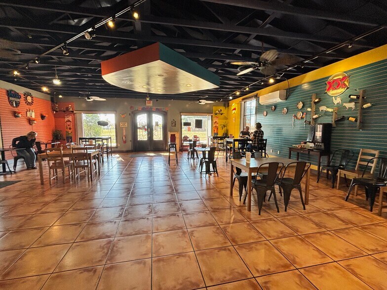 More Photos Of 4701 Williams Dr, Georgetown Restaurant For Sale