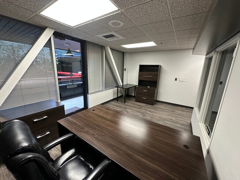 More Photos Of 5401 Business Park S, Bakersfield Loft Creative Space For Sale