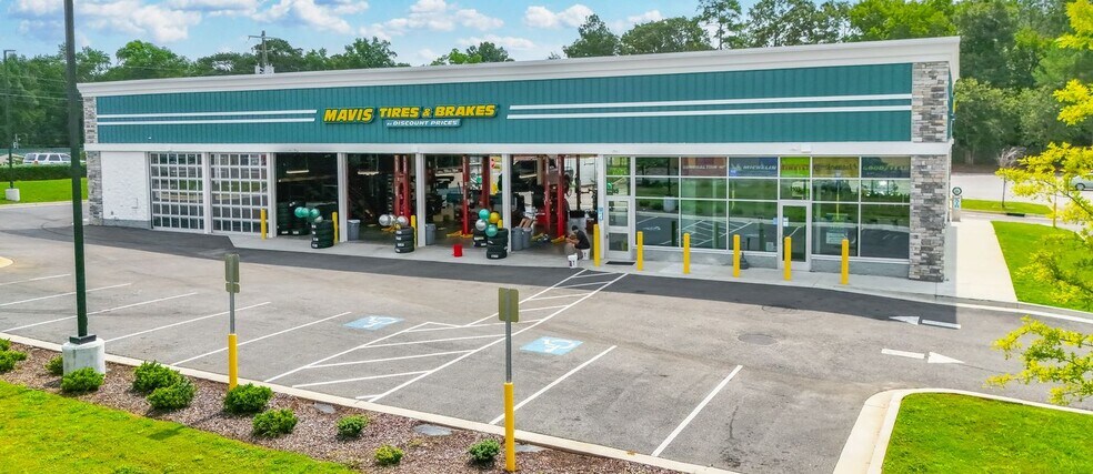 Primary Photo Of 1103 Brookhaven Drive, Dublin Auto Repair For Sale
