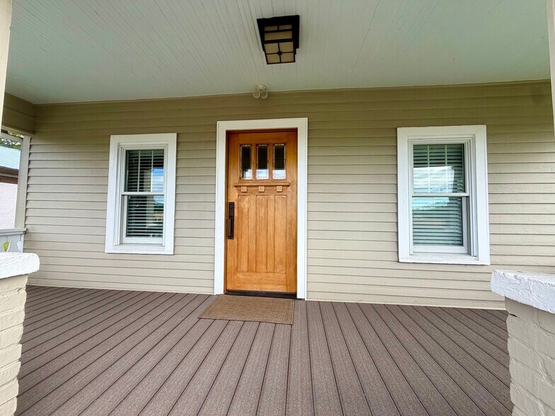 More Photos Of 904 W Lamar Alexander Pky, Maryville Office For Lease