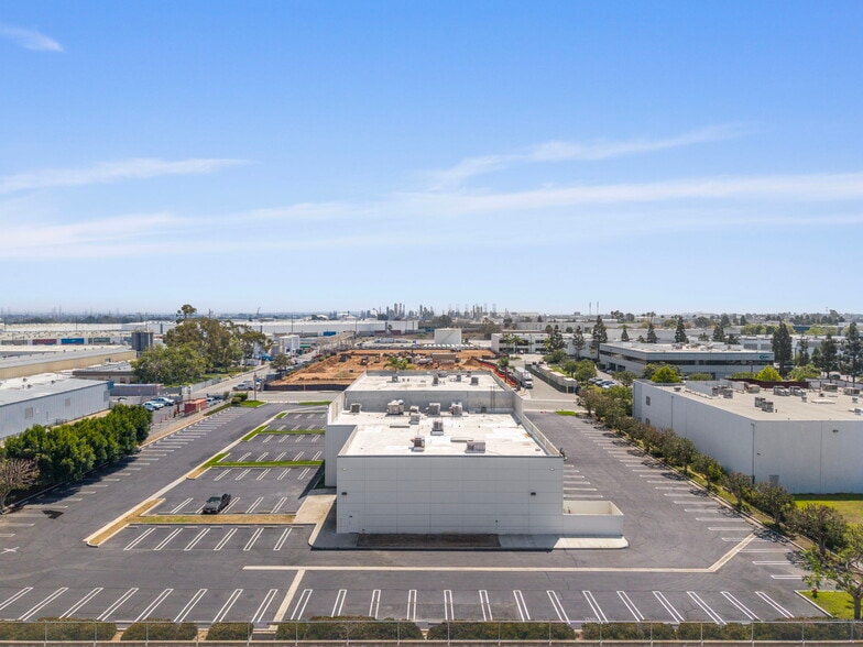 More Photos Of 19601 Mariner Ave, Torrance Light Distribution For Lease