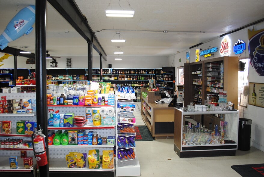More Photos Of 810 HWY 93, Jackpot Convenience Store For Sale