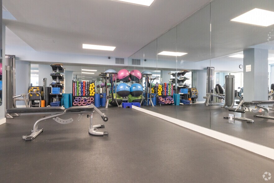 More Photos Of 170 E 87th St, New York Apartments For Lease