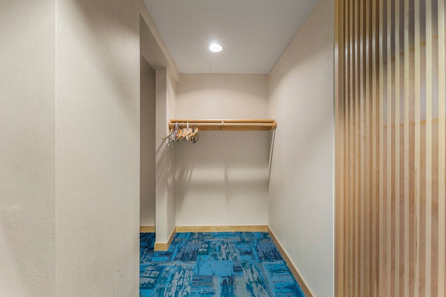 More Photos Of 1 W Market St, Corning Office For Lease