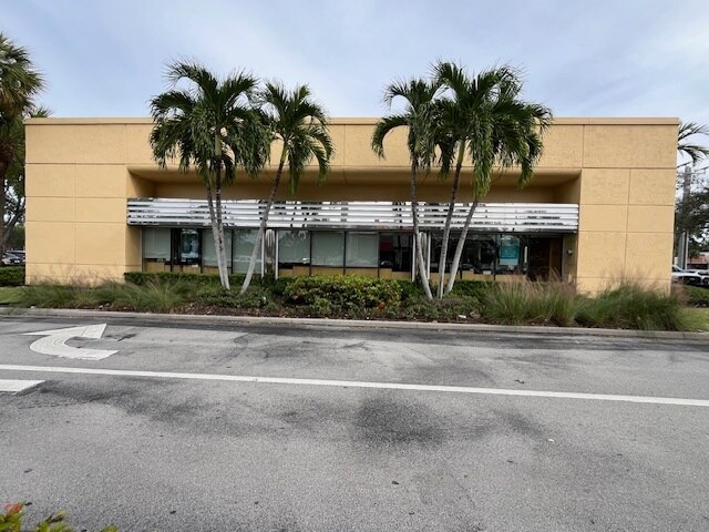 More Photos Of 3325 W Hillsboro Blvd, Deerfield Beach Bank For Lease