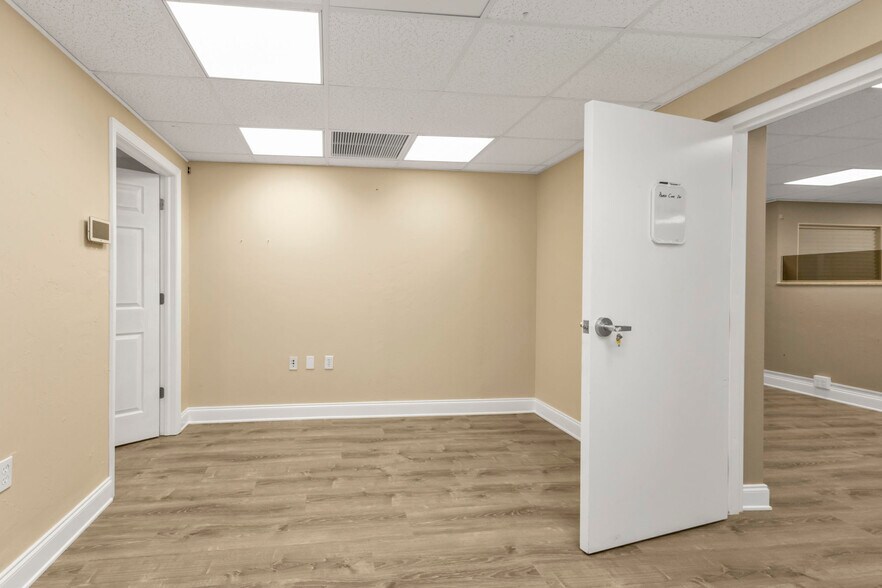 More Photos Of 128 W Charlotte Ave, Punta Gorda Office Residential For Sale